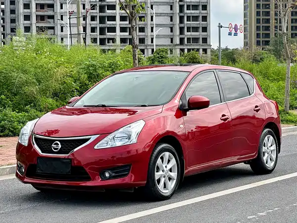 Nissan Tiida 2012