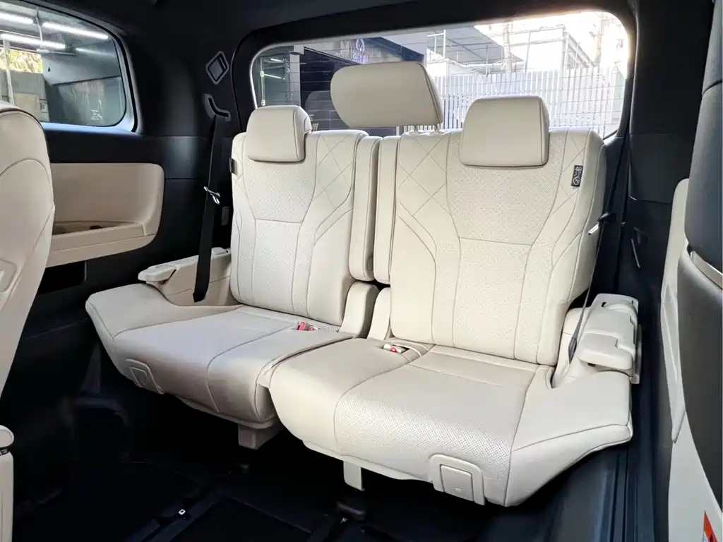 Toyota Alphard — фото 15