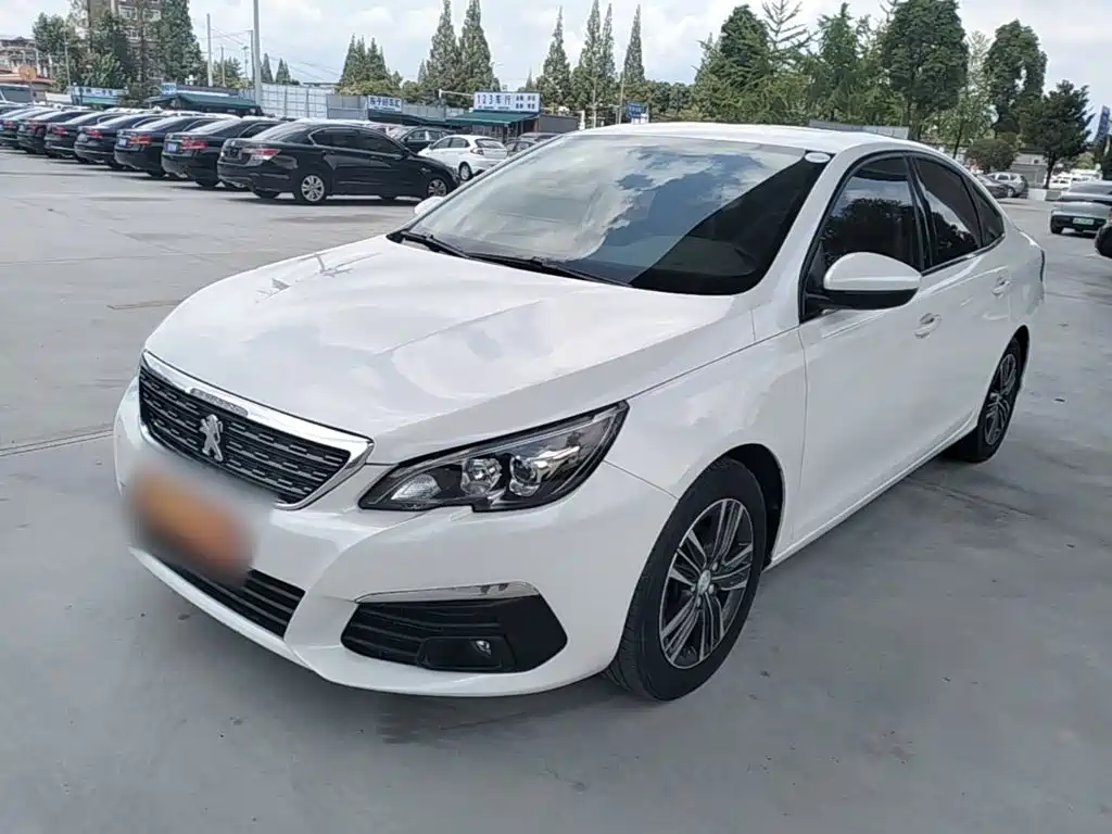 Peugeot 308 2018 — фото 1