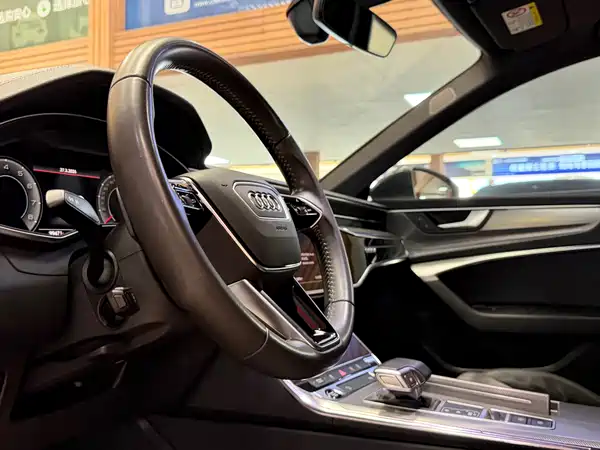 Audi A6L 2021