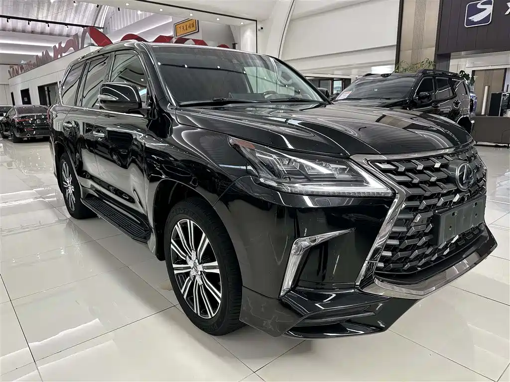 Lexus LX 2017 — фото 3