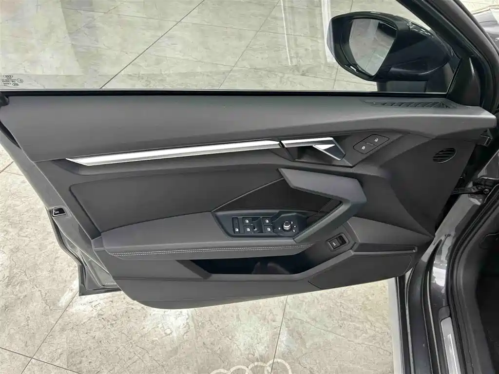 Audi A3 2023 — фото 10
