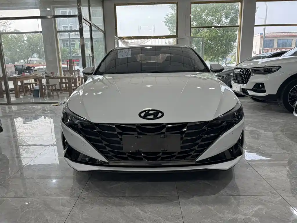 Hyundai Elantra 2023