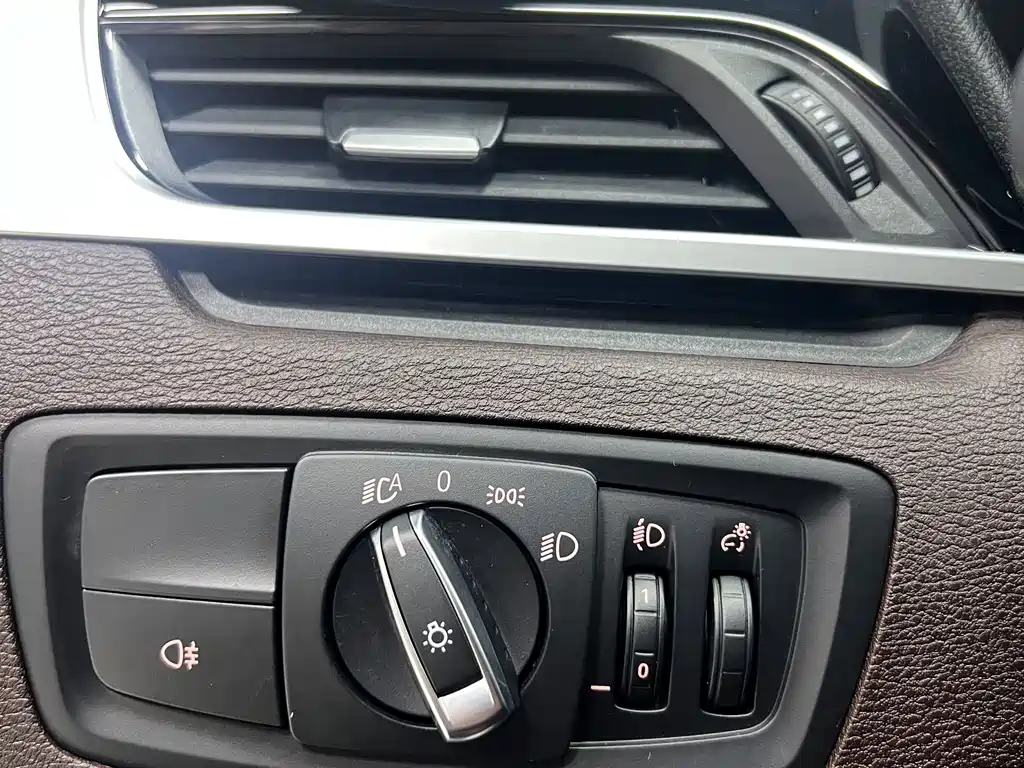 BMW X1 2022 — фото 9