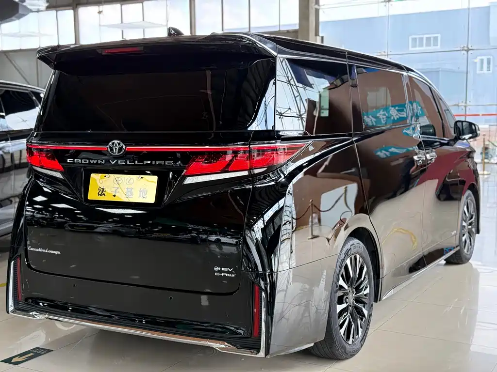Toyota Vellfire 2024 — фото 27