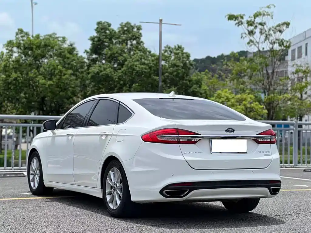 Ford Mondeo 2017 — фото 4