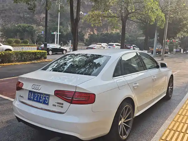 Audi A4L 2015