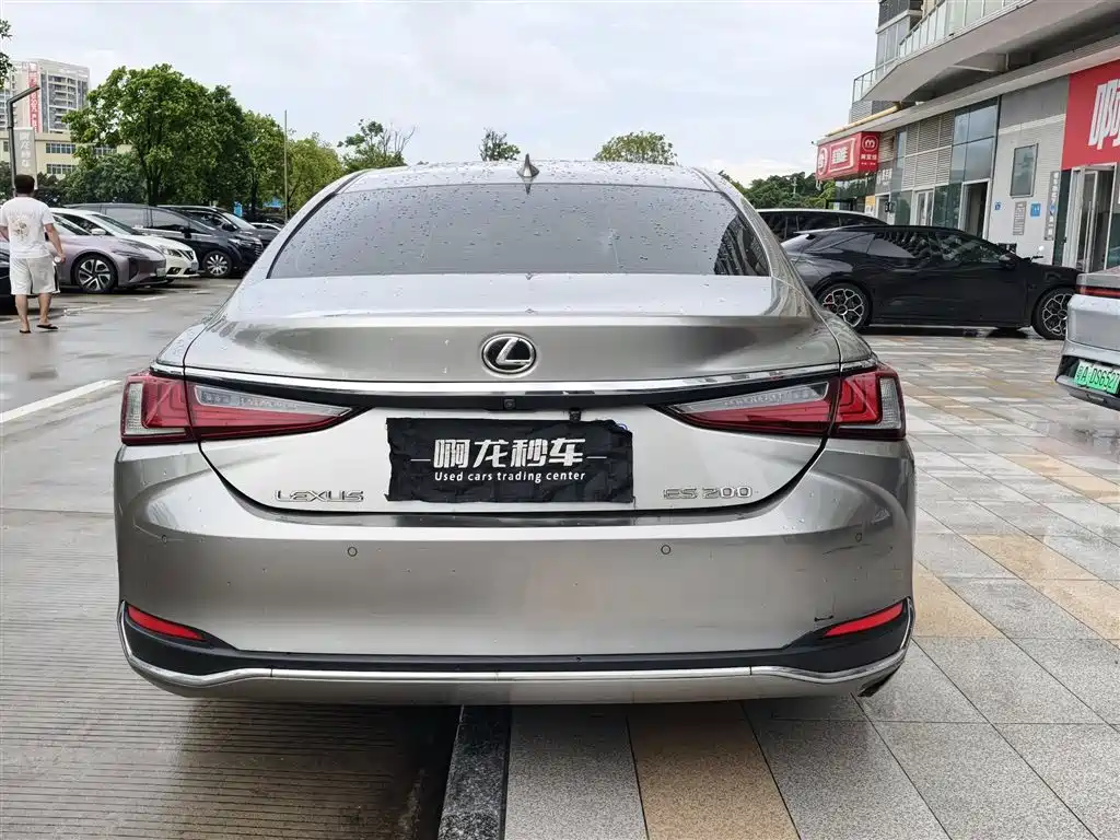 Lexus ES 2023 — фото 7