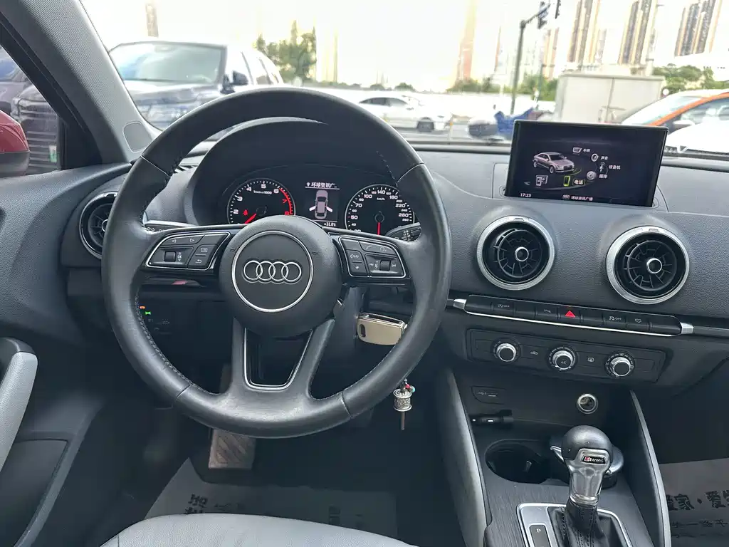 Audi A3 2018 — фото 10
