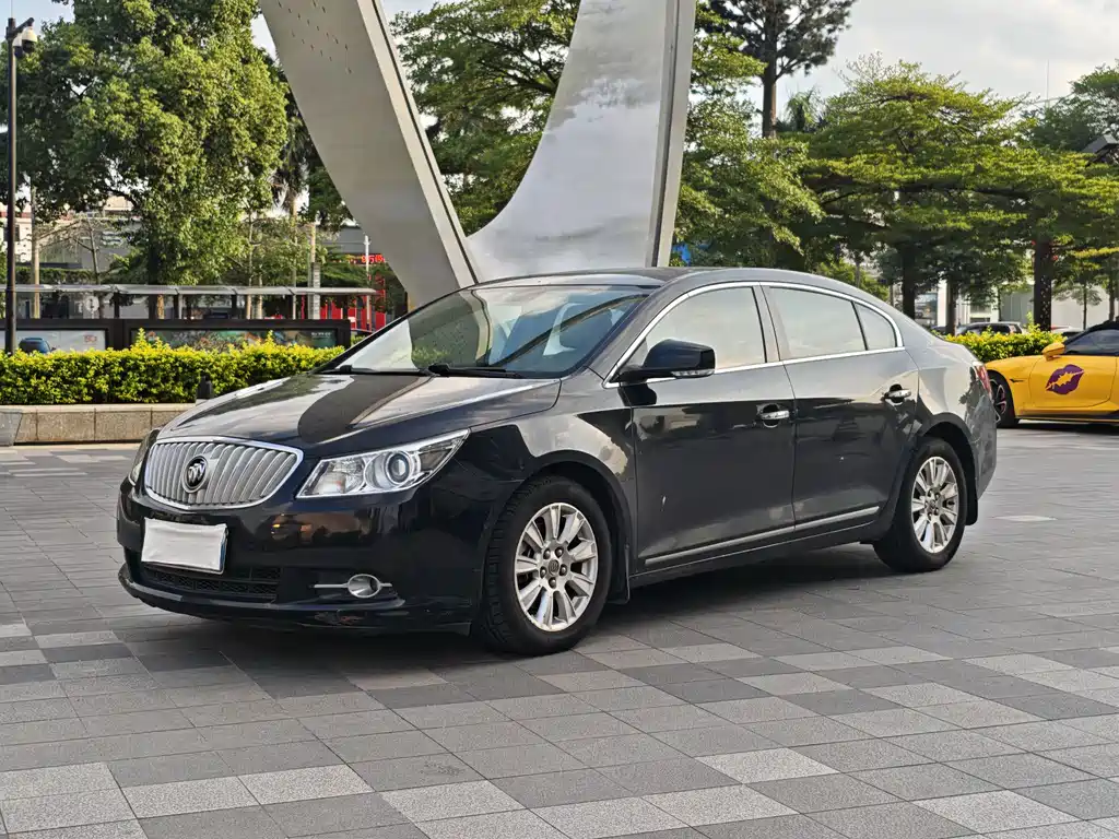 Buick LaCrosse 2013 — фото 1