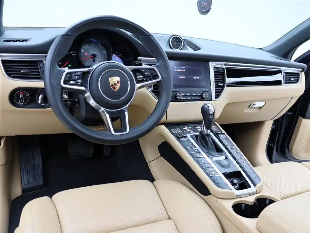 Porsche Macan 2018 — фото 9