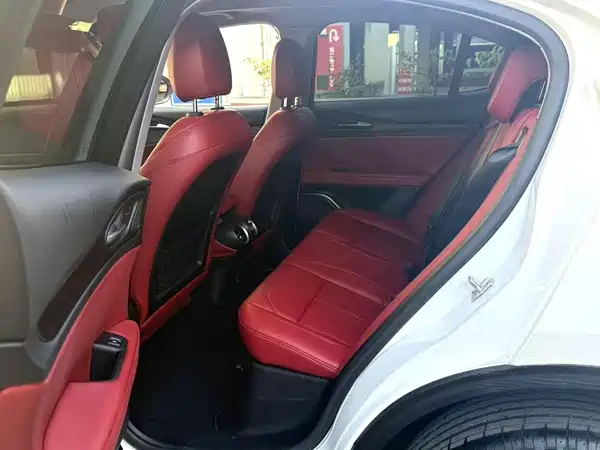 Alfa Romeo Stelvio 2019