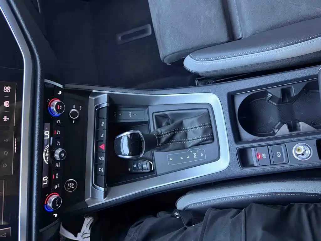 Audi Q3 2023 — фото 16