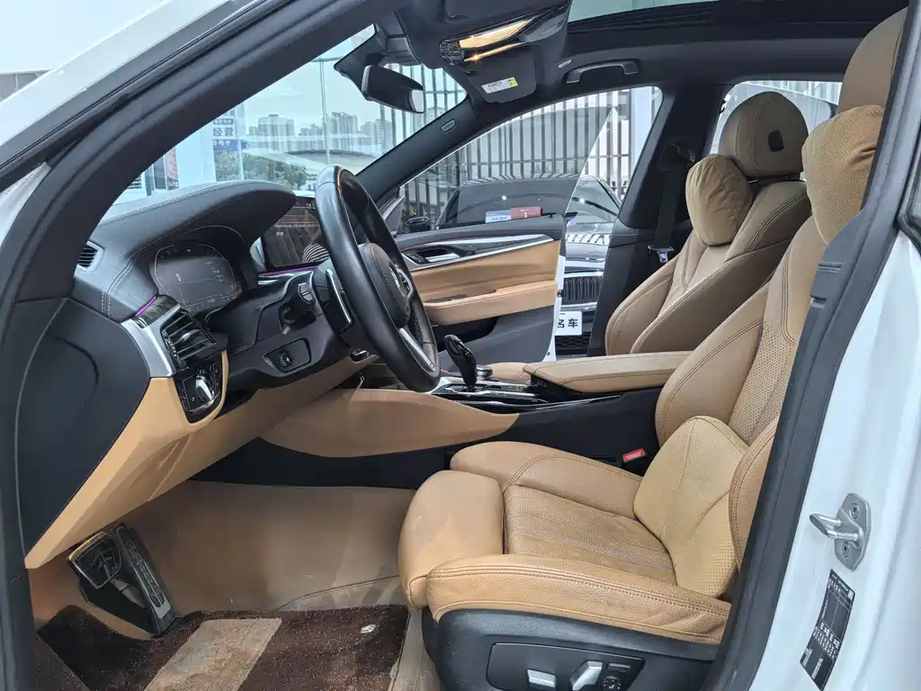 BMW 6 Series GT 2024 — фото 10