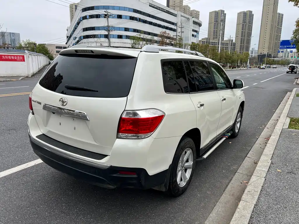 Toyota Highlander 2015 — фото 15