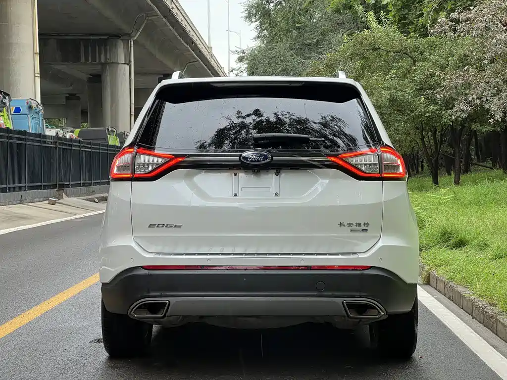 Ford Edge 2015 — фото 9