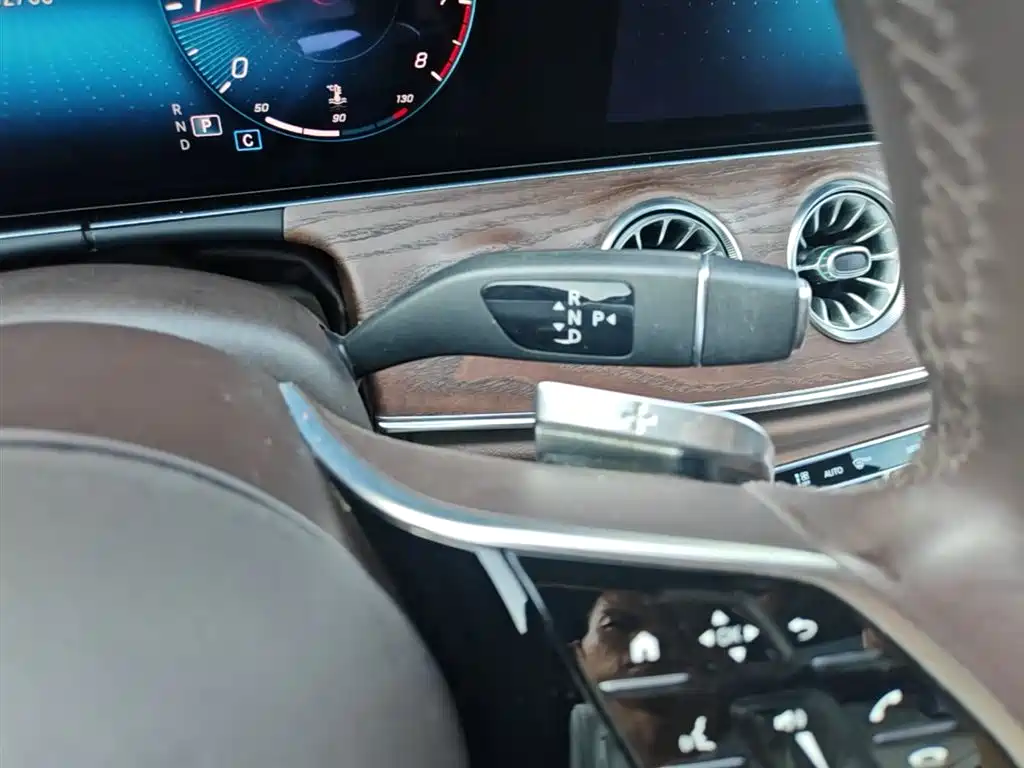 Mercedes-Benz E-Class 2022 — фото 21