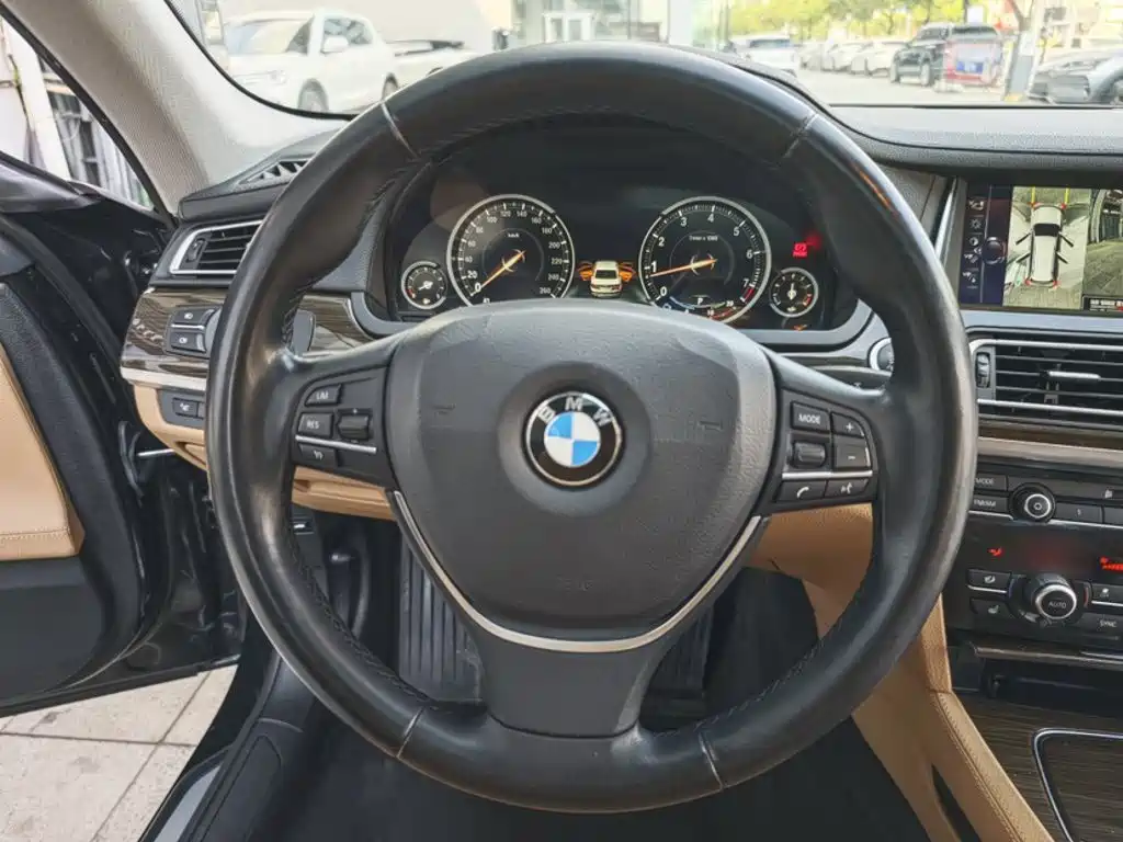 BMW 7 Series 2015 — фото 17