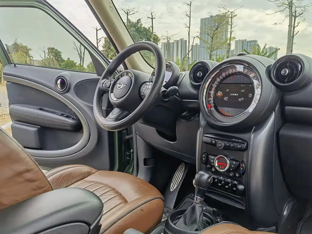 MINI Countryman 2015 — фото 10