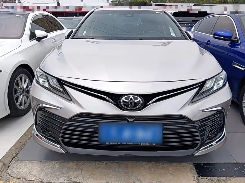 Toyota Camry 2022 — фото 3