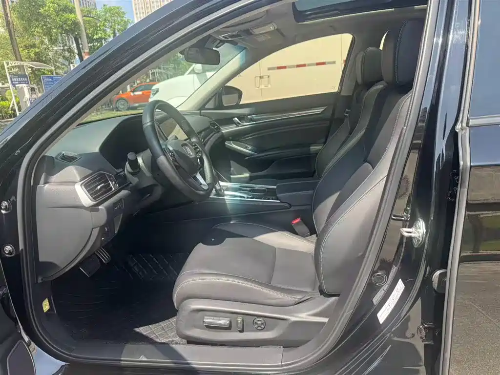 Honda Accord 2023 — фото 18