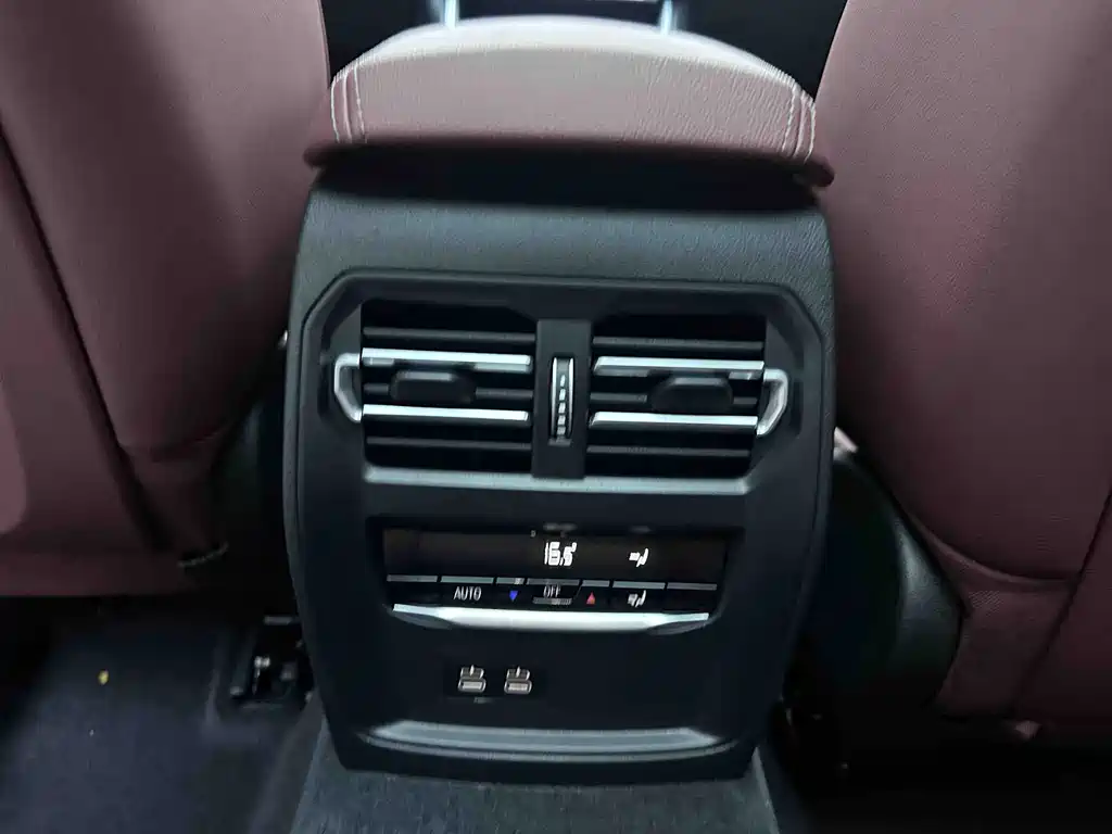 BMW 3 Series 2023 — фото 15