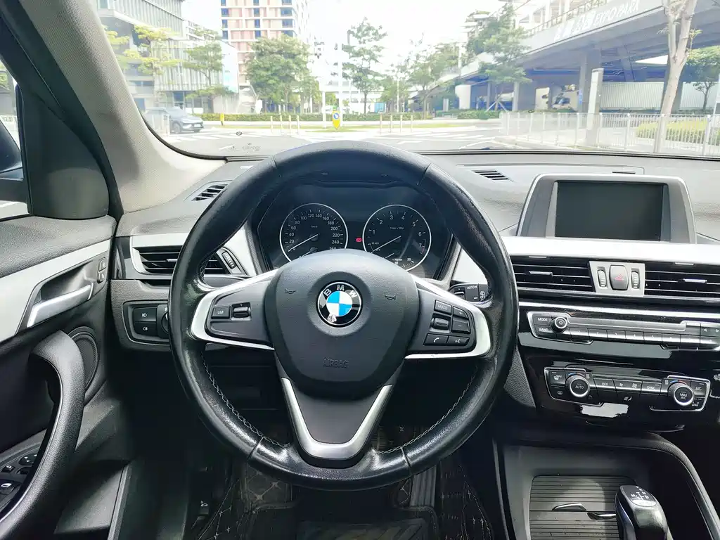 BMW X1 2017 — фото 11