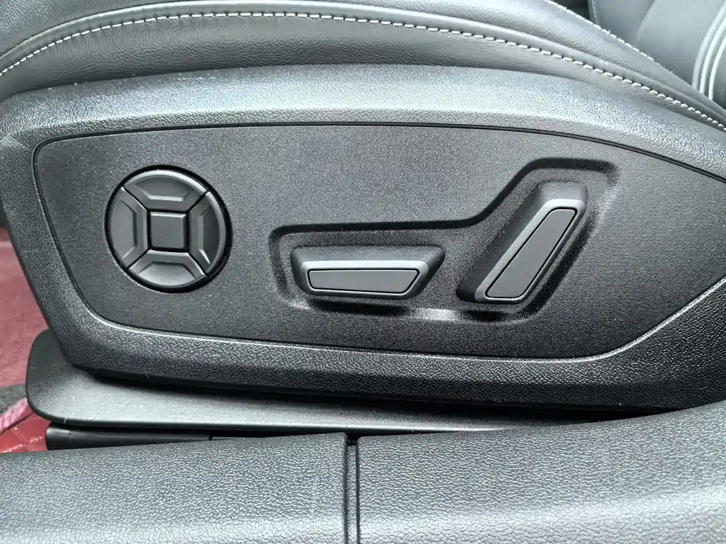 Audi A3 2023 — фото 10