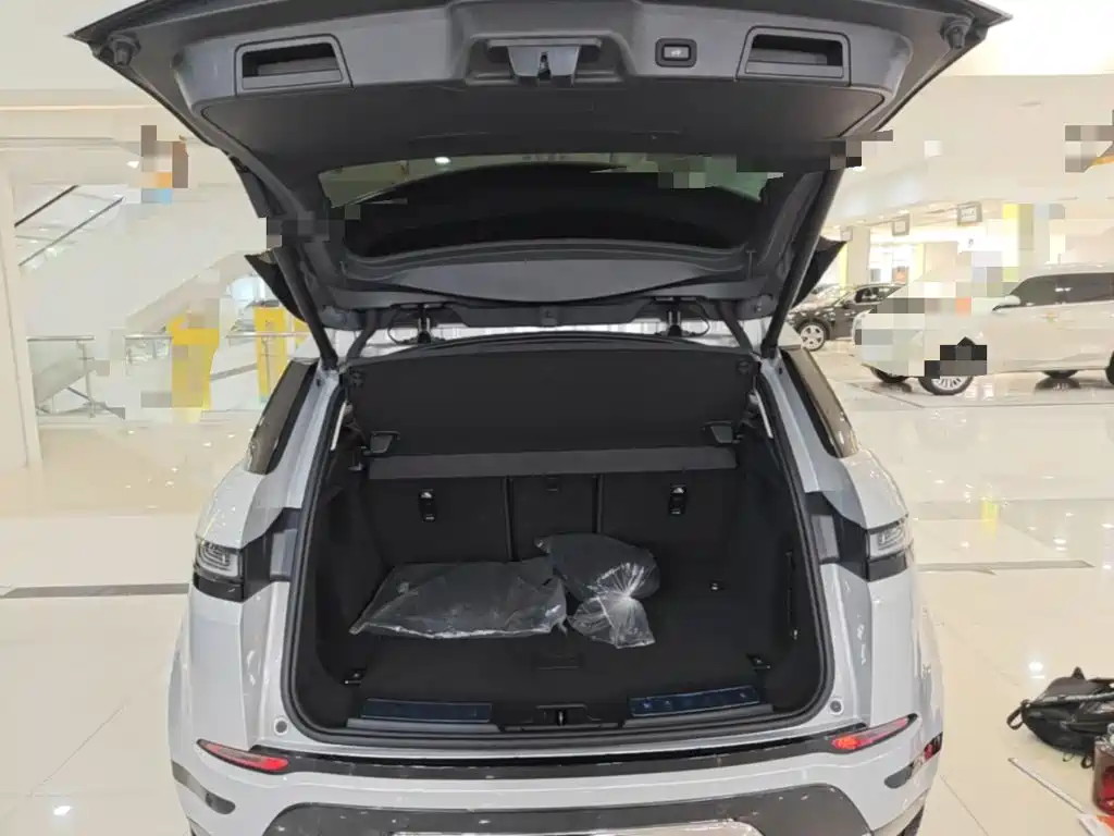 Land Rover Range Rover Evoque 2023 — фото 19