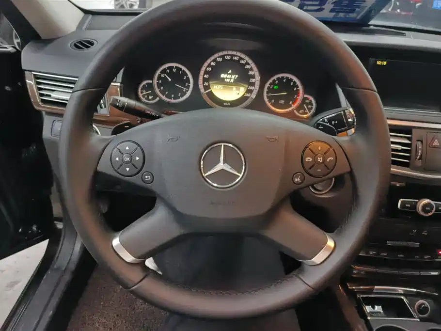Mercedes-Benz E-Class 2012 — фото 15