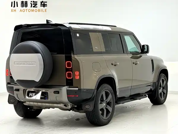 Land Rover Defender 2022