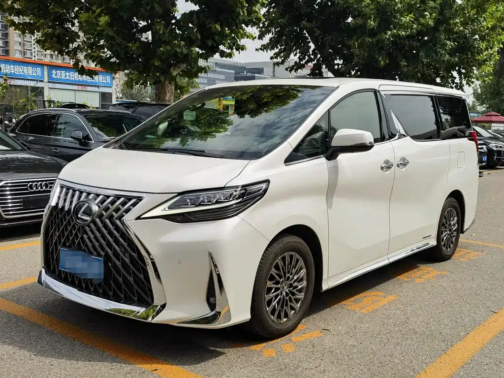 Lexus LM 2021 — фото 1