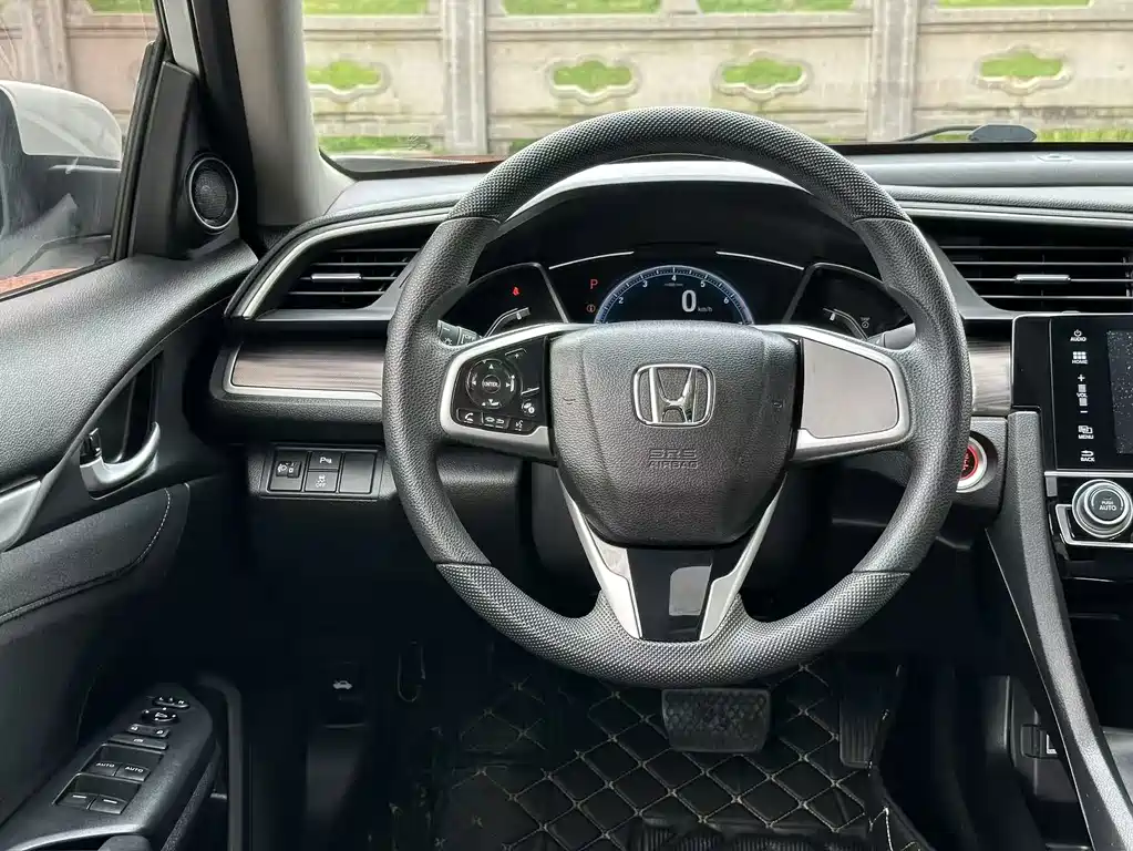 Honda Civic 2019 — фото 10