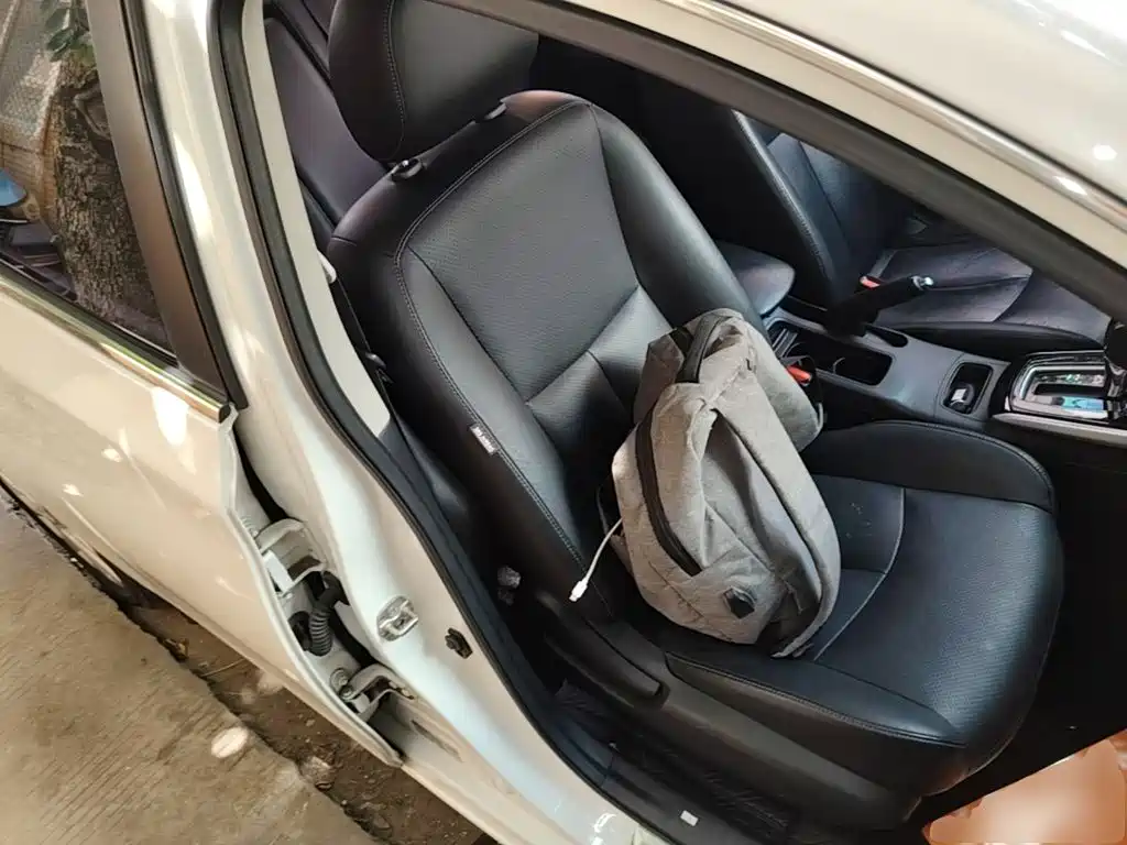 Nissan Sylphy 2017 — фото 25