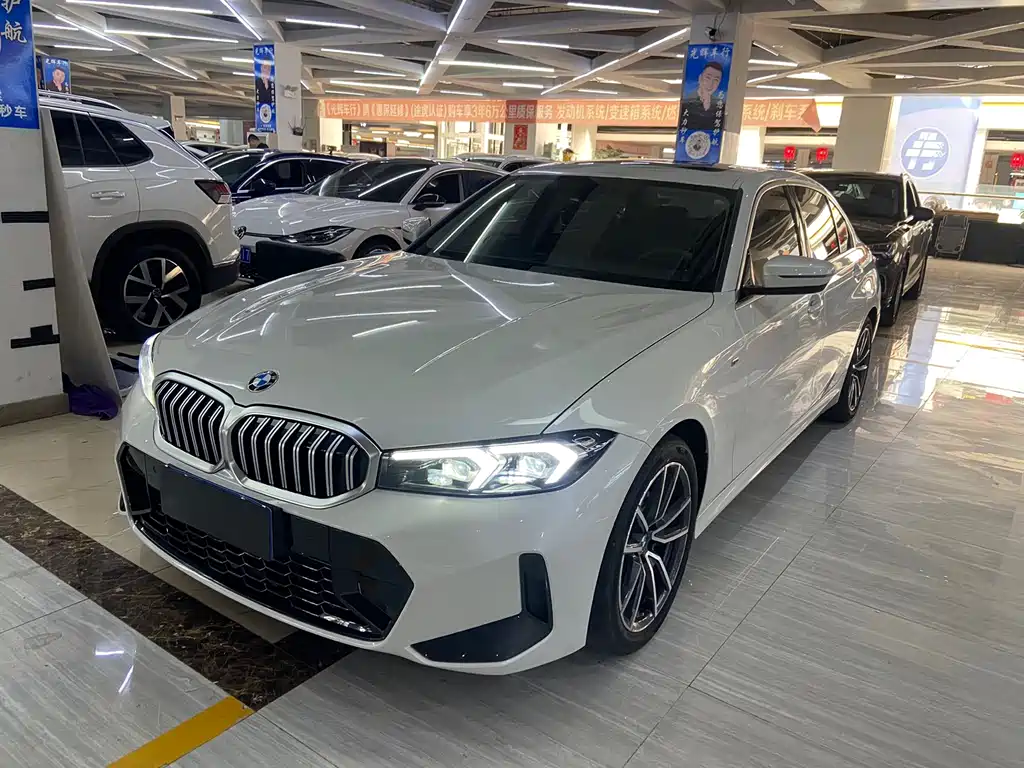 BMW 3 Series 2023 — фото 1