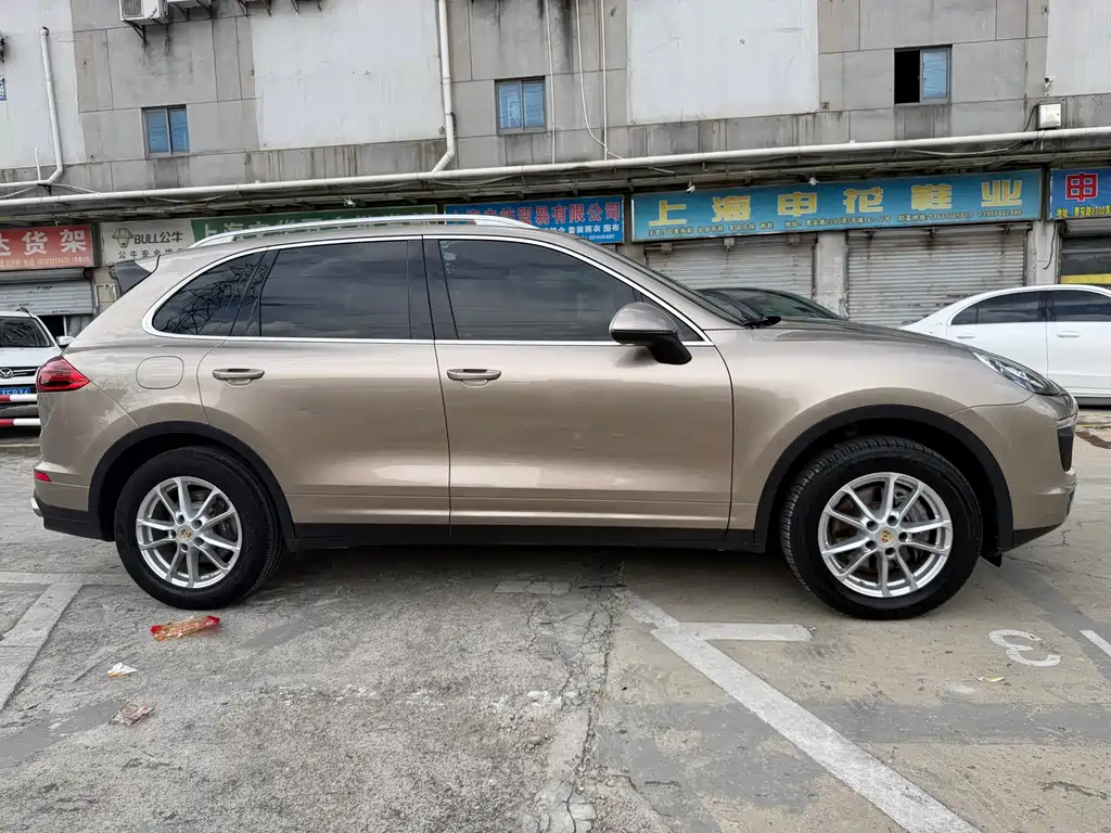 Porsche Cayenne 2016 — фото 4