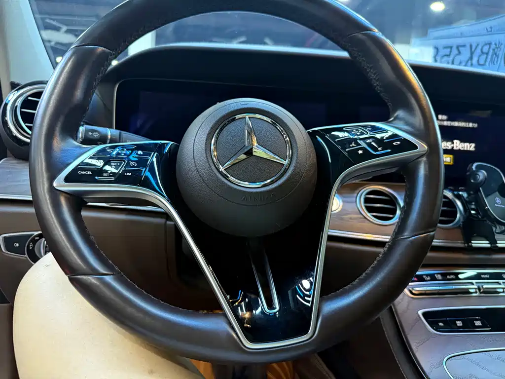 Mercedes-Benz E-Class 2022