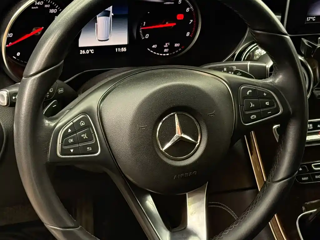 Mercedes-Benz GLC 2018 — фото 3