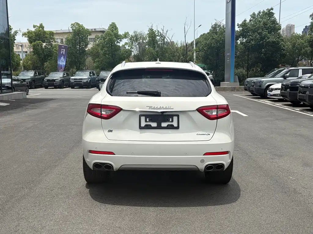 Maserati Levante 2017 — фото 14
