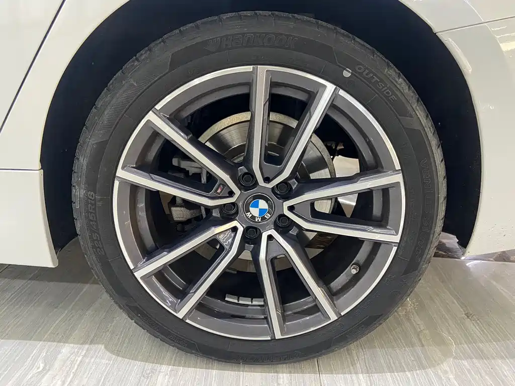BMW 3 Series 2023 — фото 10