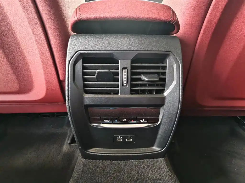 BMW 3 Series 2025 — фото 14