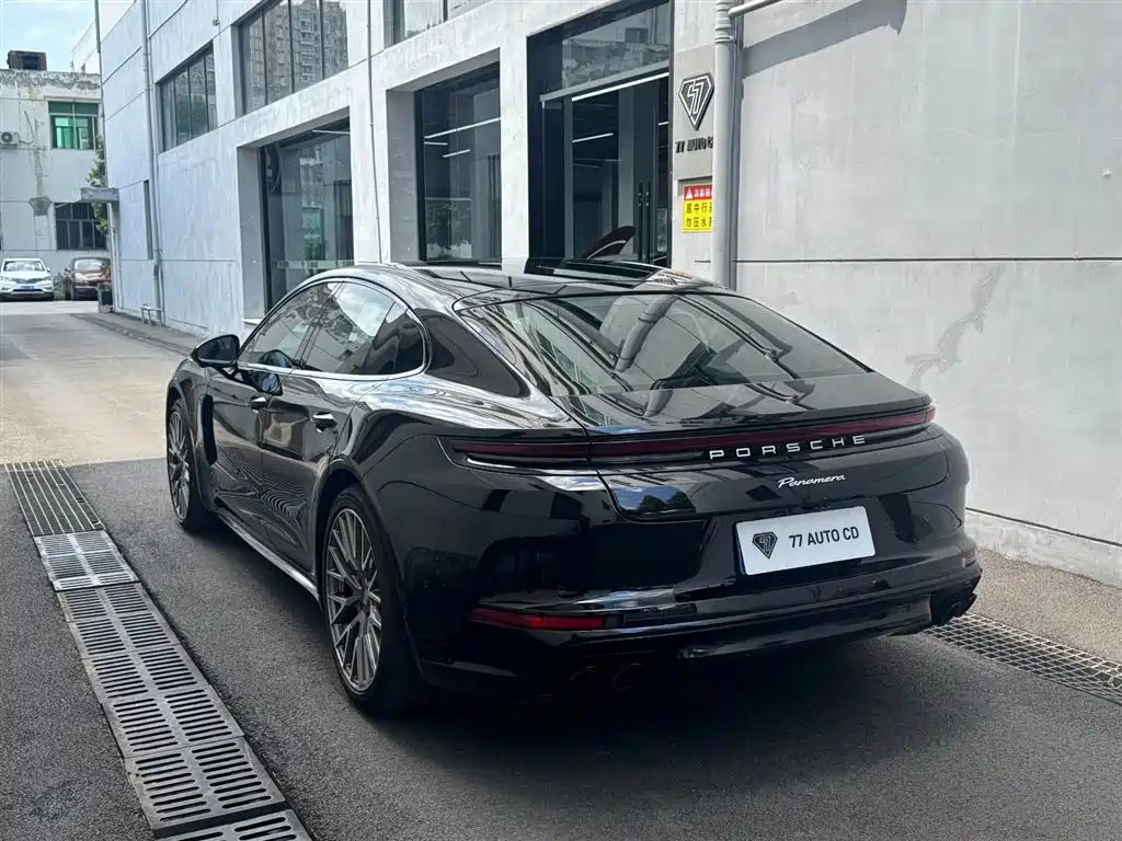 Porsche Panamera 2024