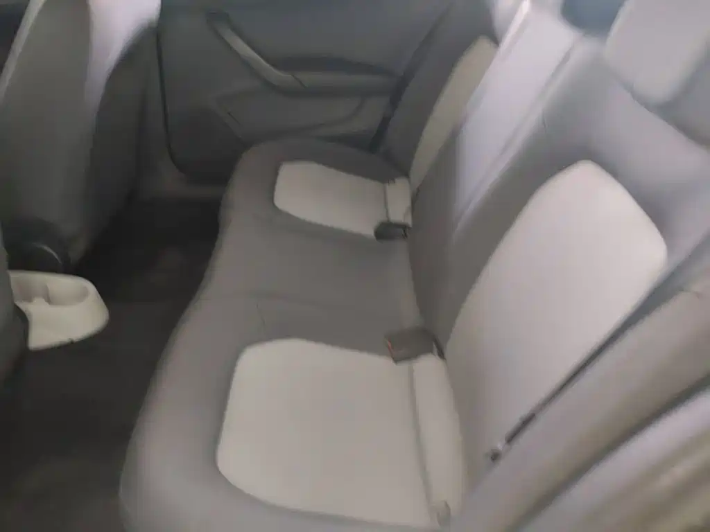 Skoda Rapid 2015 — фото 17
