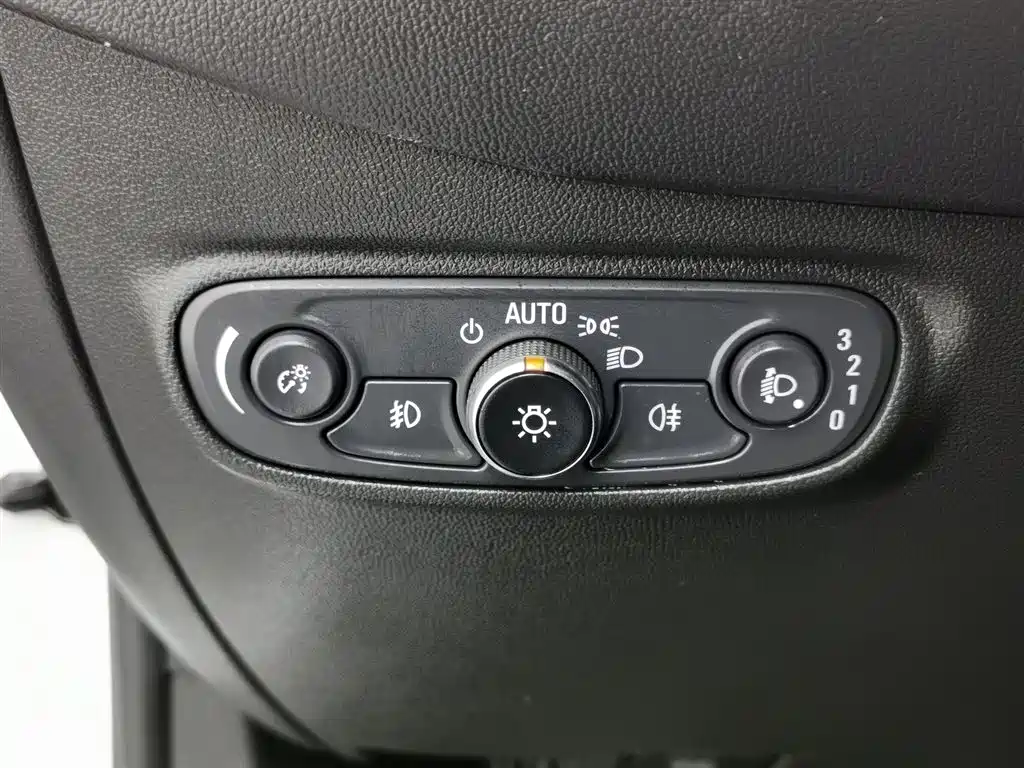 Chevrolet Equinox 2020 — фото 21