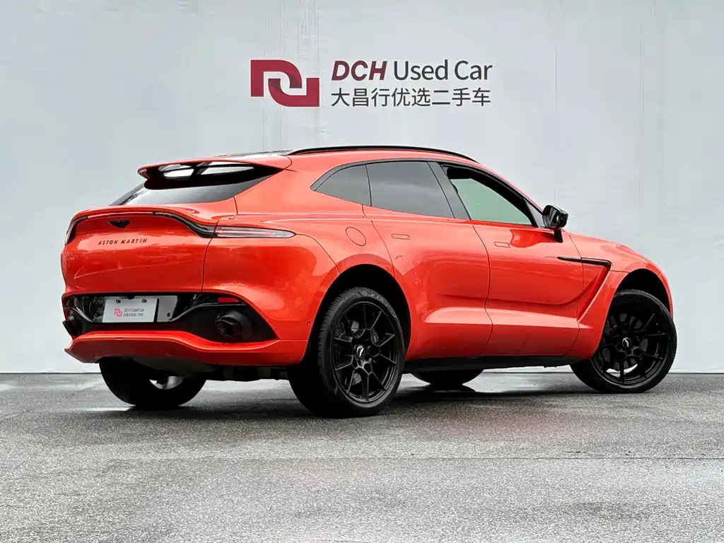 Aston Martin DBX 2022 — фото 4
