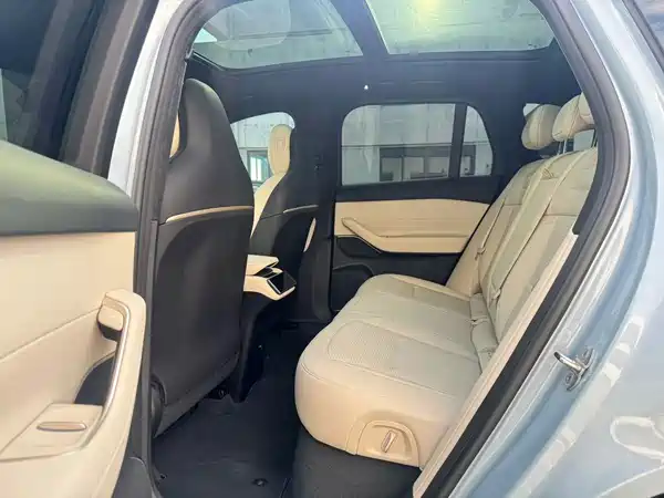 NIO ES6 2025