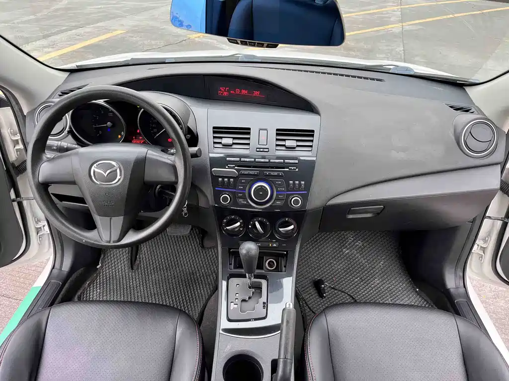 Mazda 3 Xingcheng 2016 — фото 12
