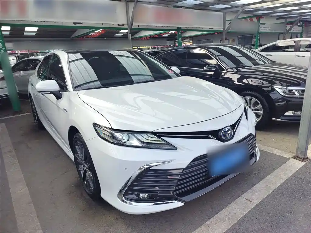 Toyota Camry 2023 — фото 22