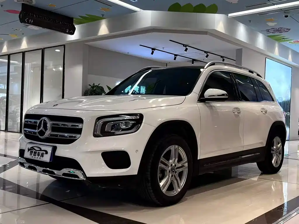 Mercedes-Benz GLB 2021 — фото 1