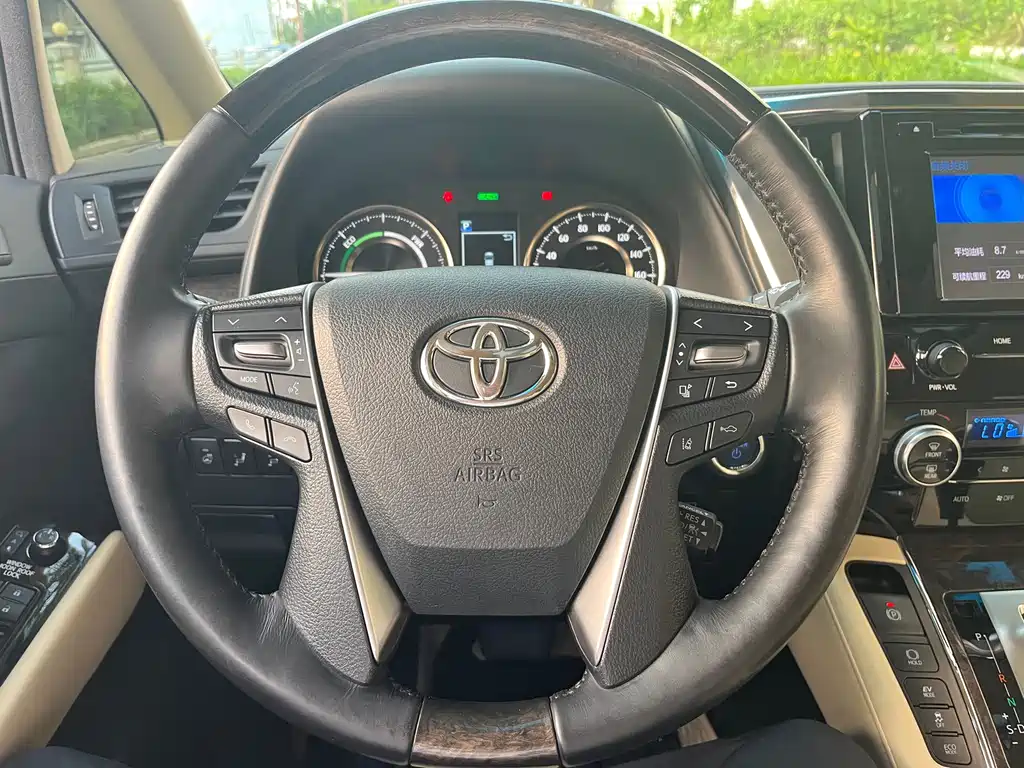 Toyota Alphard 2020 — фото 16